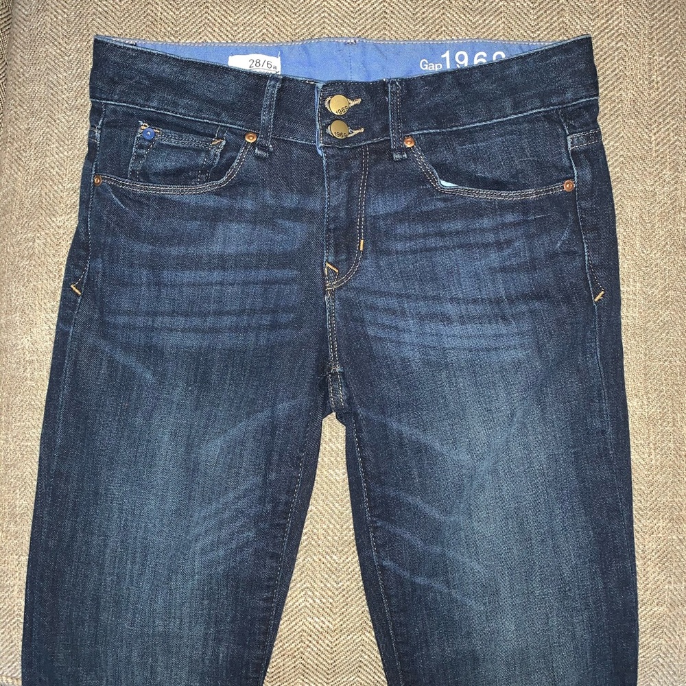 EUC Gap Perfect Boot Jeans Size 28.